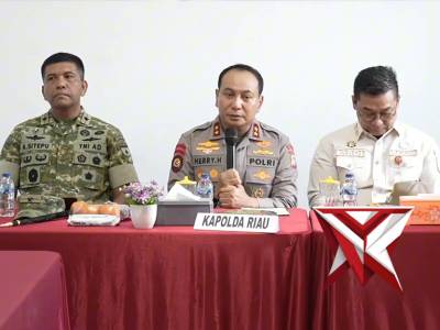 Kapolda Riau meminta maaf dan membuka dialog bersama masyarakat panipahan, Rohil