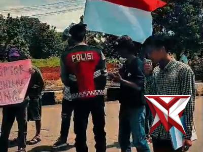*Pengamanan Humanis, Wujud Kepedulian Polsek Muara Beliti Polres Musi Rawas di Tengah Aksi Unjuk Ras