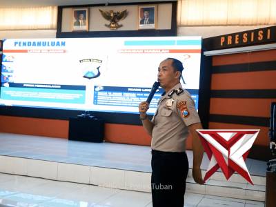 Membangun karakter unggul