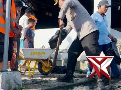 POLRES OKI...HADIR PEMBERSIHAN LINGKUNGAN SERENTAK POLRES OKI DAN JAJARAN POLSEK - PoliceTube