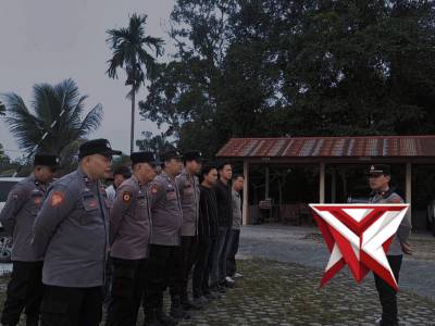 Kapolsek Rawas Ulu Memberikan arahan kepada personil Polsek Rawas ulu
