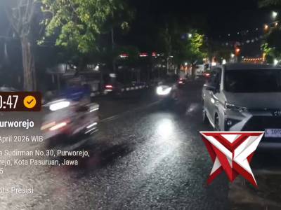 Patroli dialogis malam hari