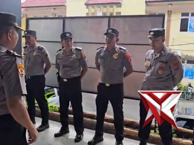Arahan kabag log kepada personil bag logistik polres lahat