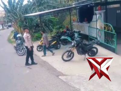 Pengamanan ibadah sholat jumat oleh personil polsek kisar - PoliceTube