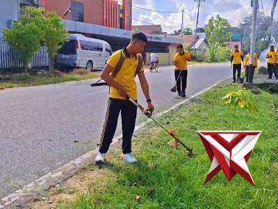 Jumat Bersih Polres Singkawang, Perkuat Soliditas dan Kepedulian Lingkungan