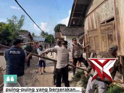 Polres OKU Selatan gerak cepat membantu pemulihan pasca banjir bandang di Desa Manduriang