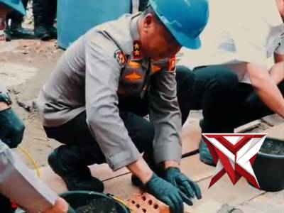 Bedah rumah Polda Sumsel - PoliceTube