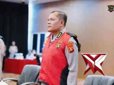 Kapolda Sumatera Selatan Irjen Pol Dr. Sandi Nugroho memimpin upacara pengambilan sumpah dan penanda