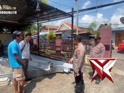 Kapolres Probolinggo melaksanakan peninjauan langsung terhadap proses renovasi Mapolsek Besuk