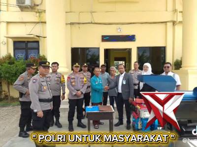 POLRES MURATARA BERSAMA BRI MEMBERIKAN BANTUAN ALAT PIPIL BUAH JAGUNG KEPADA PETANI JAGUNG