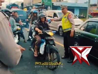 GIAT PELAYANAN, PENGATURAN LALU LINTAS DAN PEMBAGIAN TAKJIL PERS POS PAM SINDANGKASIH