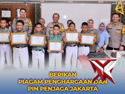 Kapolda Metro Jaya Apresiasi Siswa SDN Setu 02 Cipayung yang Jujur Kembalikan Barang Temuan