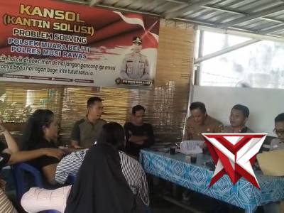 Kegiatan problem solving di Kansol (Kantin Solusi) Polsek Muara Beliti.