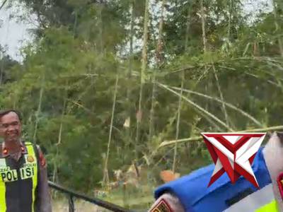 REVITALISASI JEMBATAN GANTUNG DESA PEDANG: WUJUD NYATA PROGRAM "BELIDA" POLRES MUSI RAWAS