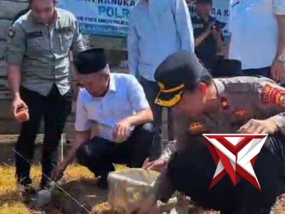 Wakapolres musirawas laksanakan peletakan batu pertama bedah rumah desa Sumberejo kec mg sakti