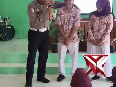 POLICE GO TO SCHOOL SATLANTAS POLRES NGAWI DI SMAN 1 KARANGJATI