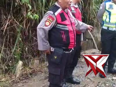 PENGECEKAN JALUR YANG TERKENA DAMPAK BENCANA LONGSOR (SAT SAMAPTA POLRES OKU SELATAN)