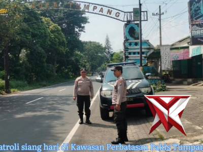 Patroli Siang Hari di Kawasan Perbatasan Pakis Tumpang