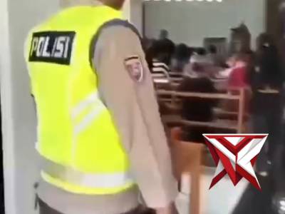 POLRES MUSI RAWAS AMANKAN IBADAH DI GEREJA ST.KATARINA KEC PURWODADI - PoliceTube