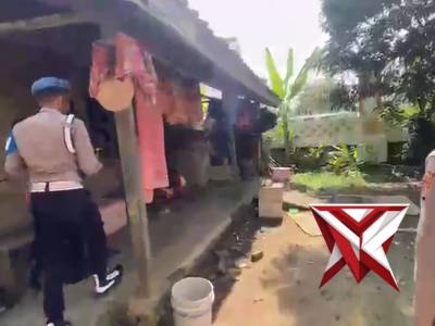 7. Giat berbagi kepada warga yg kurang mampu