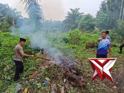 Kurvei Mako ..?? - PoliceTube