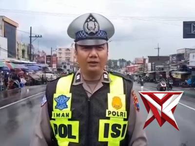 Pengaturan Arus Lalin sore hari dan Aiptu Iman Live Report pada titik kemacetan di Wilayah Lawang