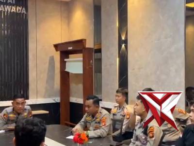 KAPOLRES OKU SELATAN MEMBERIKAN ARAHAN KEPADA OPERATOR