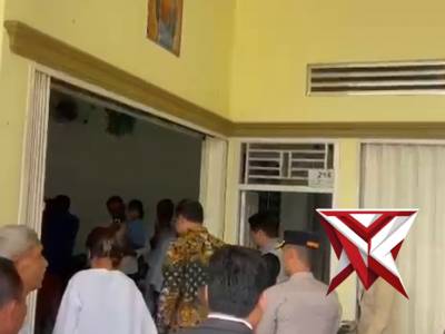 Bupati oku selatan bersama kapolres oku selatan turut serta mendatangi gereja di wilayah oku selatan - PoliceTube