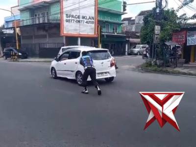 POLISI PENOLONGKU - PoliceTube