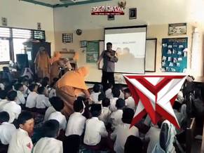 Kanit Binmas Memberikan Himbauan Kepada Para Siswa Agar Tidak Terjerumus Hal Yang tidak Baik