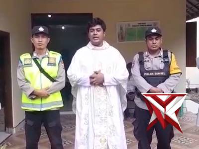 @shandinuhroho95-Babinkamtibmas PAM gereja