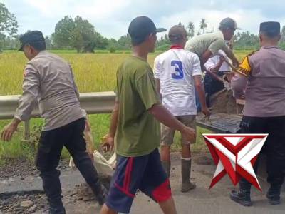 @ok.Polsek Tugumulyo dalam kegiatan belida - PoliceTube