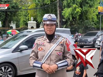 Pantauan situasi arus lalu lintas di depan Pintu 1 Kebun Raya Bogor