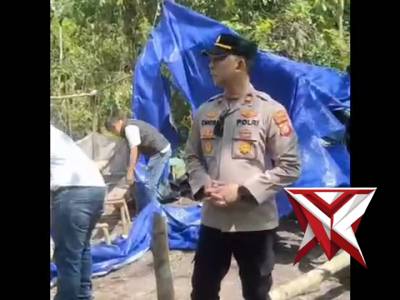 Pembongkaran terhadap pondok narkoba yg berada di perkebunan warga Desa Terusan Menang Kec. SP Padan - PoliceTube