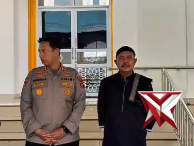 Shalat jumat bersama masyarakat