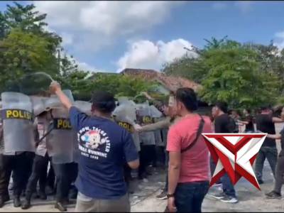 SAT SAMAPTA POLRES OKU BERSAMA PERS POLRES OKU LAINNYA, MELAKSANAKAN SIMULASI SISPAM KOTA