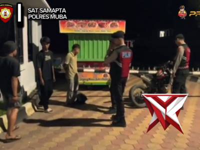 Pers Sat Samapta Melaksanakan Patroli Malam di Taman Seputaran Kota Sekayu