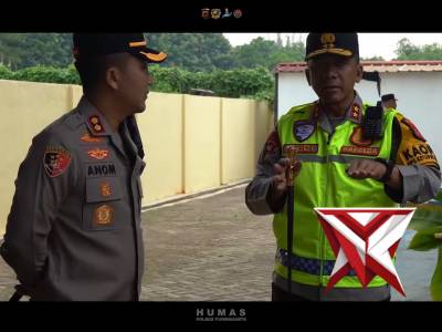 Kapolda Jabar Tinjau Pos Terpadu Cikopo! - PoliceTube