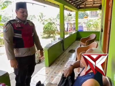 Tanpa Pamrih, Polsek Keluang Berbagi Jumat Berkah Kepada Masyarakat