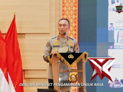 Kapolda Sumsel menegaskan perubahan paradigma personel untuk lebih pendektan persuasif dan etika. - PoliceTube