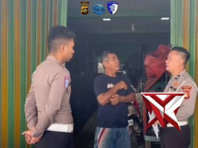 Kegiatan Sat Lantas Polres PALI Memberikan Himbauan Kepada Masyarakat yang melakukan Parkir Liar