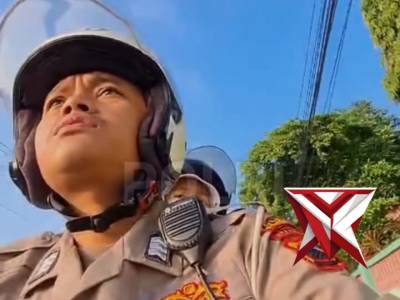 Pagi itu sempat terasa menegangkan. Waktu sudah menunjukkan jam rawan terlambat, sementara di tengah - PoliceTube