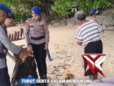 Personil Polairud Papua Barat peduli kebersihan lingkungan