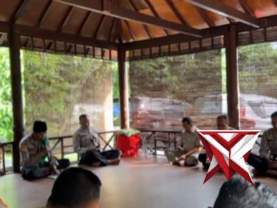 Personel Biro Logistik Polda Jateng Melaksanakan Binrohtal Rutin Guna Meningkatkan Ketaqwaan Persone