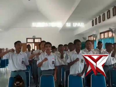 POLRI HADIR MEMBERIKAN WAWASAN KEBANGSAAN KEPADA SISWA SISWI