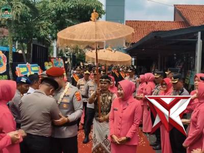 Polres Tasikmalaya melaksanakan Serah Terima Jabatan Kapolres Tasikmalaya dari AKBP Haris Dinzah, S. - PoliceTube