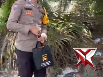 6. Polsek Tungkal Jaya berbagi bersama