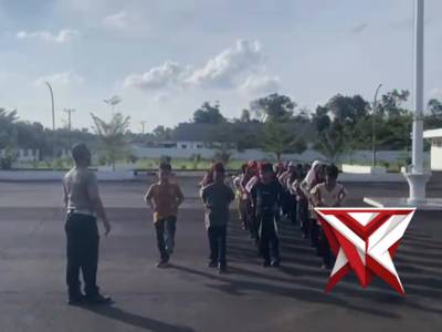 Latihan Polisi Cilik - PoliceTube