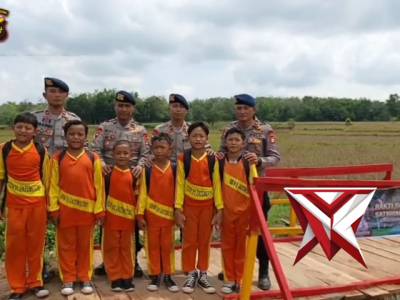 Polri untuk masyarakat