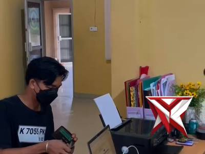 Dengan senyum dan ketulusan, SPKT Polsek Bayung Lencir siap membantu setiap laporan masyarakat. - PoliceTube